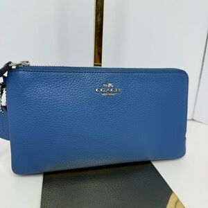 Authentic Coach Double Zip Wallet/Wristlet Pebbled Leather Blue Large